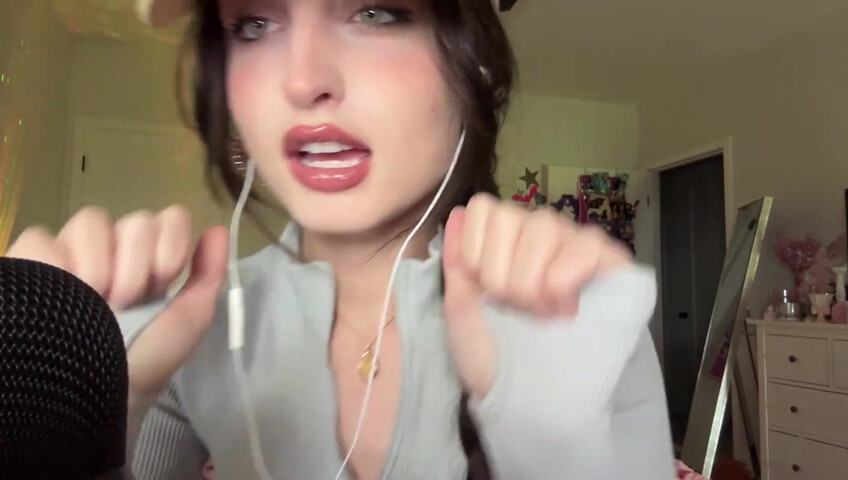 Beebee ASMR - Patreon Exclusive- Random ASMR (Mouth Sounds Tapping on Pictures)