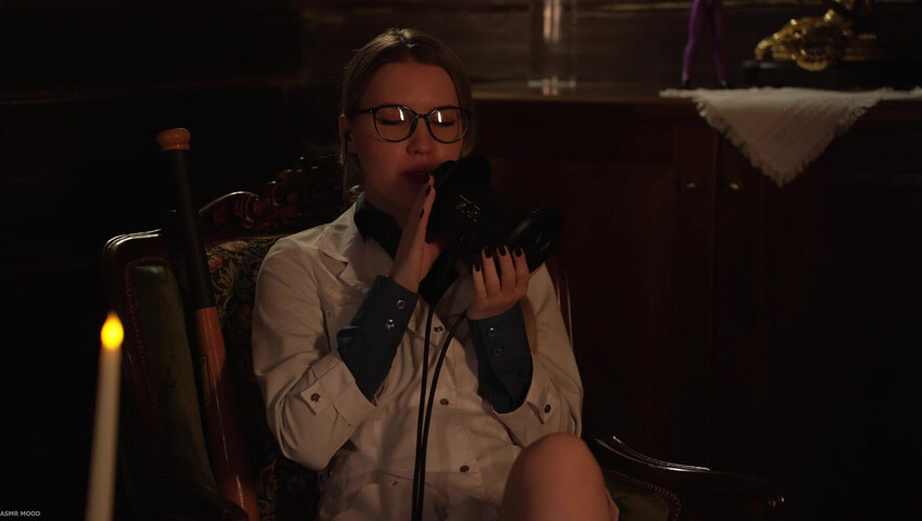 MOOD ASMR - 19 October 2025 - ASMR Dr. Harleen Quinzel | Breath, Kisses, Echo