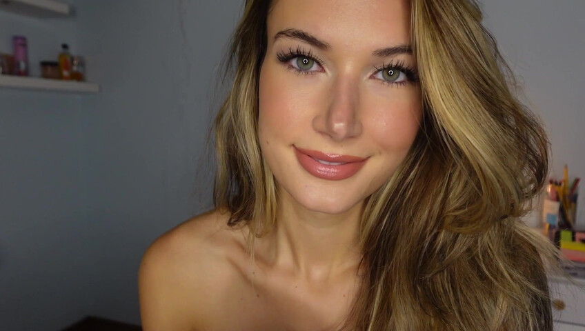 Sabrina Vaz - 22 November 2025 - Deep Kissing xx