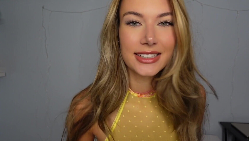 Sabrina Vaz - ASMR Girl on Girl ~~ Sensual Scratches & Boob Touching