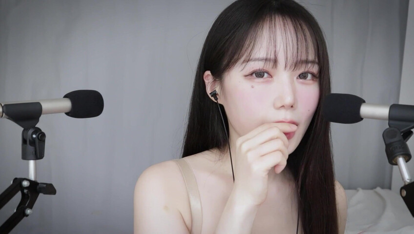 Jamonghae ASMR - 26 January 2026 - ASMR Spit Painting |  스핏 페인팅