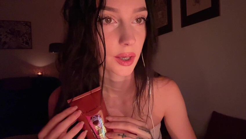 Velvet Noir ASMR - ASMR fresh out of the shower… slowly rubbing lotion into my warm skin