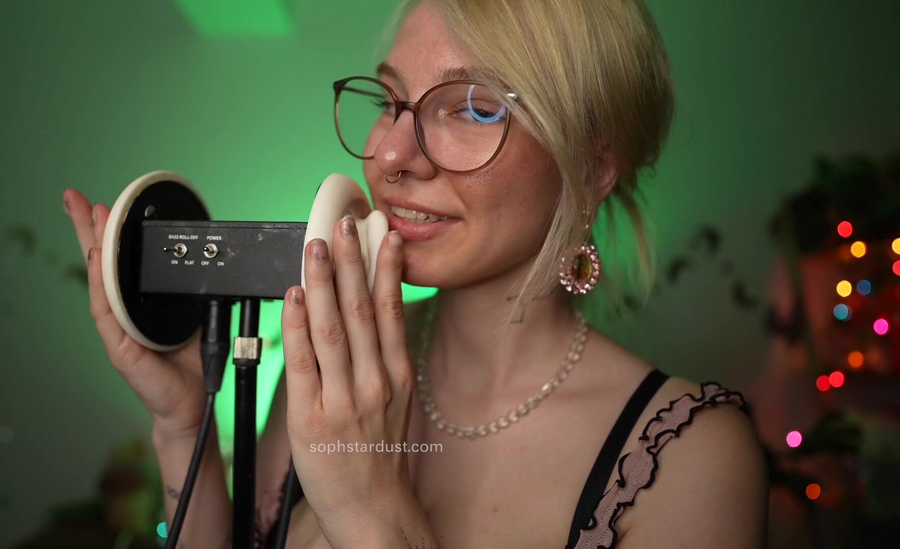 Soph Stardust ASMR - Ear licking, Kissing, Touching, Wet & Dry, Top Scratching