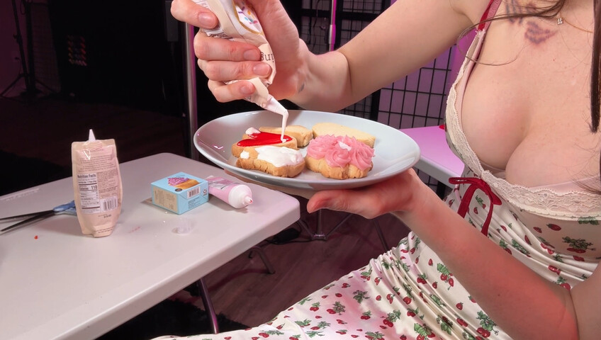 Busy B ASMR - 14 Feb 2026 - Valentine's Cookie Decorating