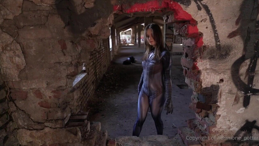Hermione Potter - Spider Girl Blowjob Abandoned Place