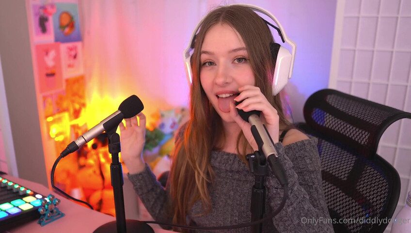 Diddly ASMR - A lil bit of mic pumping and a lil bit of begging for your cum